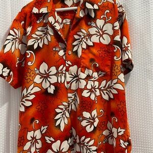 Men’s medium Hawaiin print shirt. Maui Trading Company. Orange/Cream
